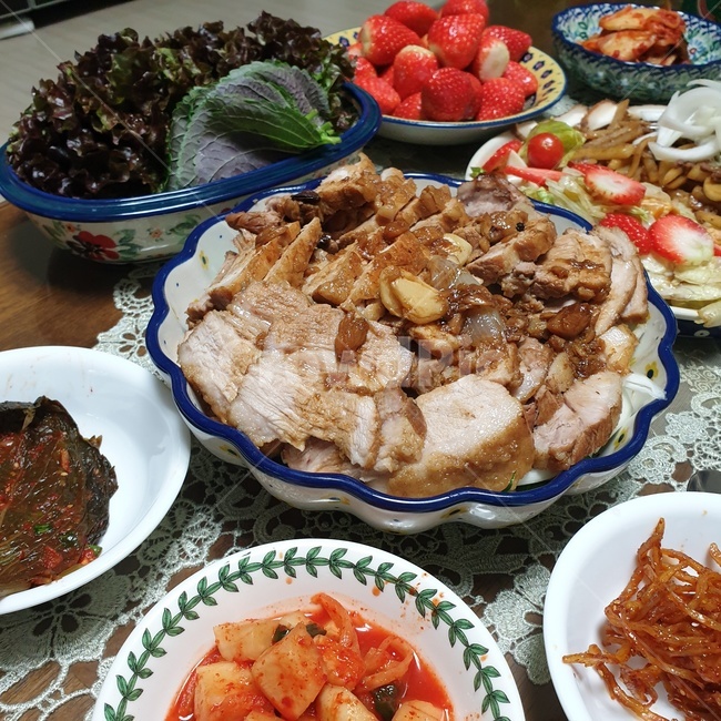 음식,딸기,보쌈,집밥,요리