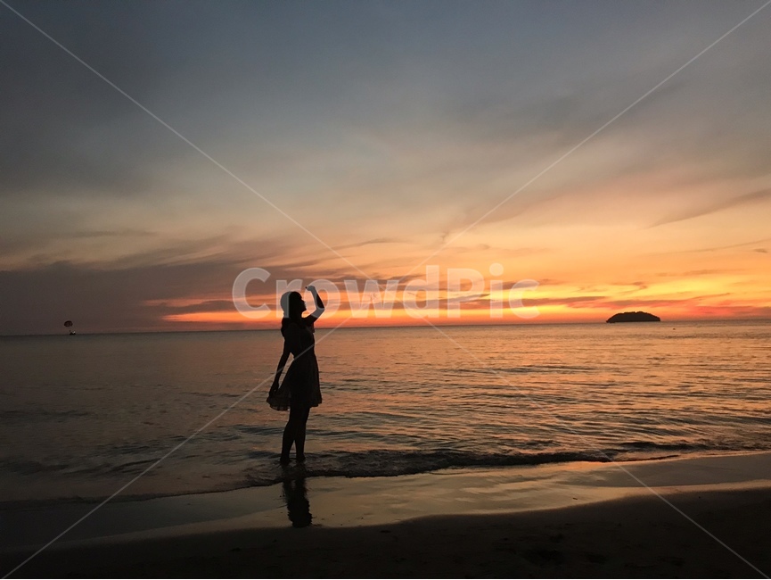 코타키나발루,바다,선셋,여행,노을,여자,풍경,일몰,뒷모습,옆모습,여자뒷모습,태양,구름,감성,저녁,해변,비젼,사람,인물,인간,human,person,여성,여자,woman,female,lady,인물실루엣,사람실루엣,character silhouette,human silhouette,nature,자연,outdoors,옥외