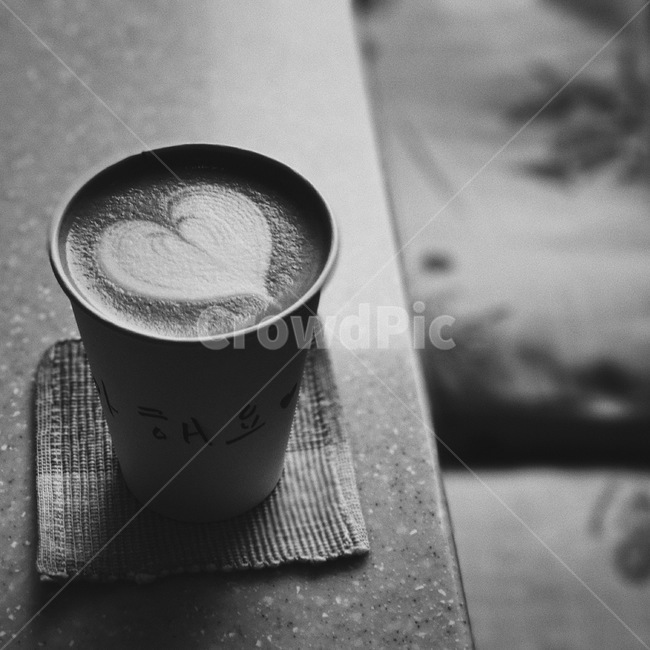 라떼아트,커피,카페라떼,coffee,latteart,커피,카페,coffee,cafe,흑백,모노톤,monochrome,black and white