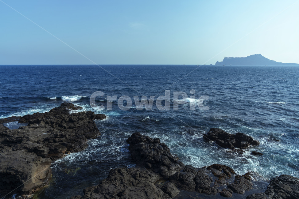 성산일출봉,우도,우도해안,세계유산,유네스코,유네스코자연유산,jeju,jejuisland,udo,sea,성산,unesco,화산섬,자연,풍경,nature,landscape,한국자연풍경,한국자연경관,korea nature landscape,제주도,jeju,jeju island,promontory,곶,ocean,대양,water,물,outdoors,옥외,바다