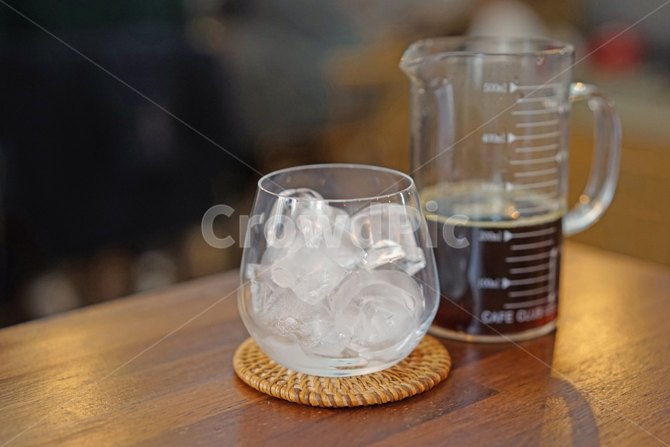 커피,카페,coffee,cafe,음료,얼음,얼음잔,컵,커피,카페,coffee,cafe,감성,sensible,feeling