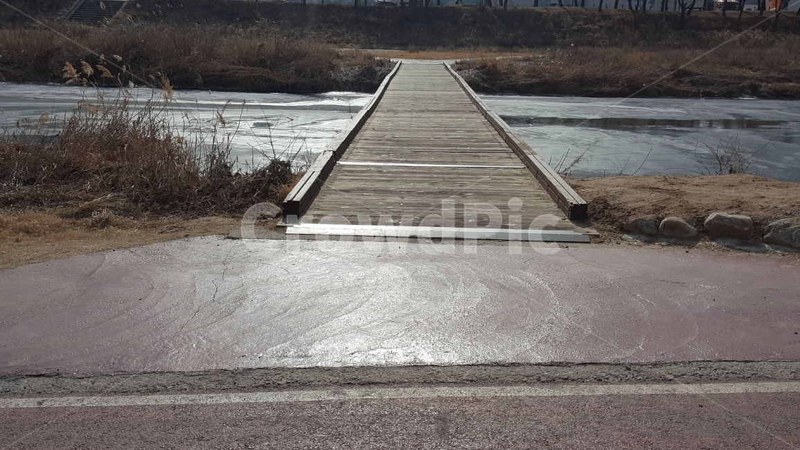 강가,다리,자연,풍경,강변,산책로,도로,겨울,계절,winter,season