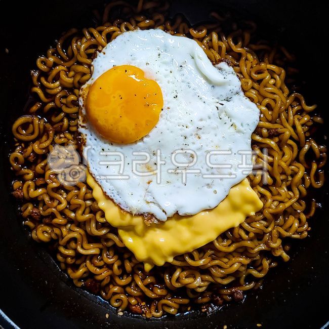 noodle dish,egg,noodles,Jjajang,cook,Jjajang ramen,noodle,food,cheese,meal,ramen,dish,Jjajangmyeon