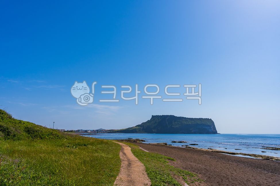 Gwangchigi Beach,sky,spring,Seongsan Sunrise Peak,coastline,ocean,Jeju,jeju island