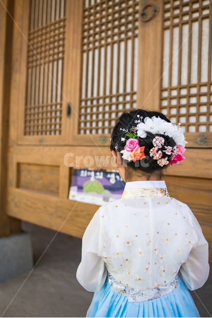 한복,꾸밈머리,뒷모습,머리장식,헤어장식,한국전통,한국문화,korean traditional,korean culture,한복,한국전통의상,hanbok,korean traditional clothes,사람,인물,인간,human,person,영유아,아기,애기,아이,infants,baby,어린이,어린아이,child,children,kid