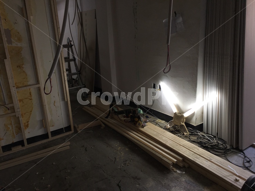 plywood,합판,공사장,constructionsite,조명,light