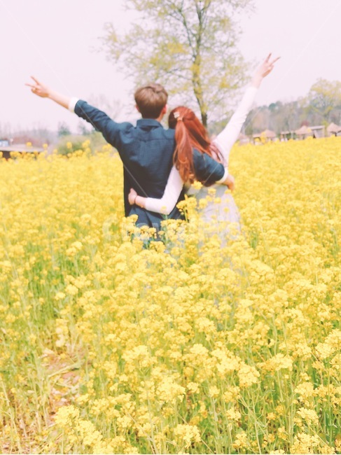 유채꽃,좋은날,분위기,노랑,사랑,봄,계절,spring,season,연인,커플,사랑,lover,couple,field,들,nature,자연,outdoors,옥외,grassland,목초지