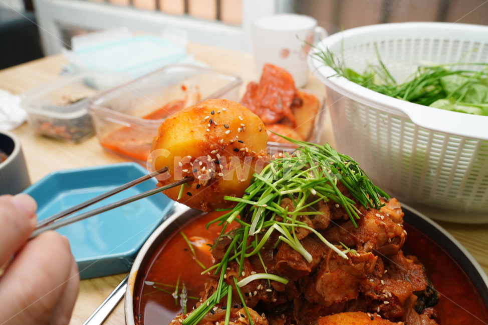 닭도리탕,닭볶음탕,식사,안주,집밥,먹거리,닭고기,푸드,food,요리,음식,감자,음식,식재료,요리,food,cook,meal,dishes,food reserves