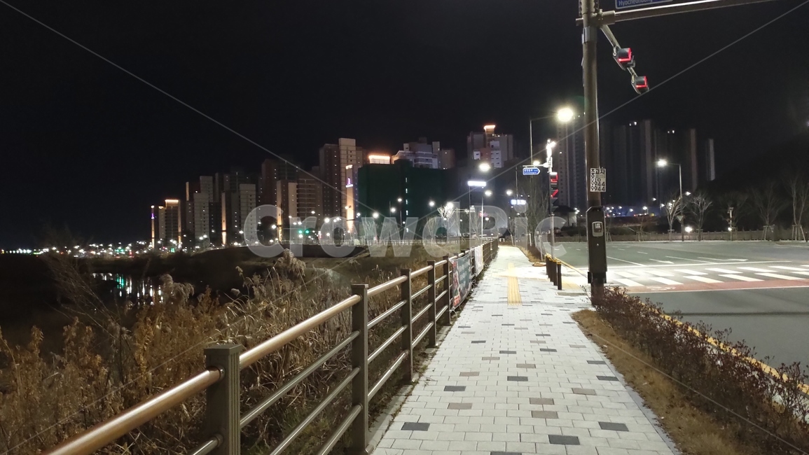 전주시,삼천천,삼천천야경,도심천야경,천변야경,handrail,난간,walkway,보도,path,통로,야경,밤,풍경,nightscape,night,landscape