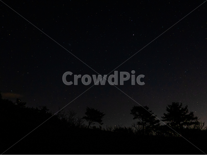 nature,자연,outdoors,옥외,universe,night,밤,space,우주,starrysky,별이빛나는하늘,outerspace,대기권밖,astronomy,천문학,감성사진