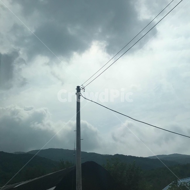 시골,강릉,전봇대,전기줄,쟂빛,산,안개
