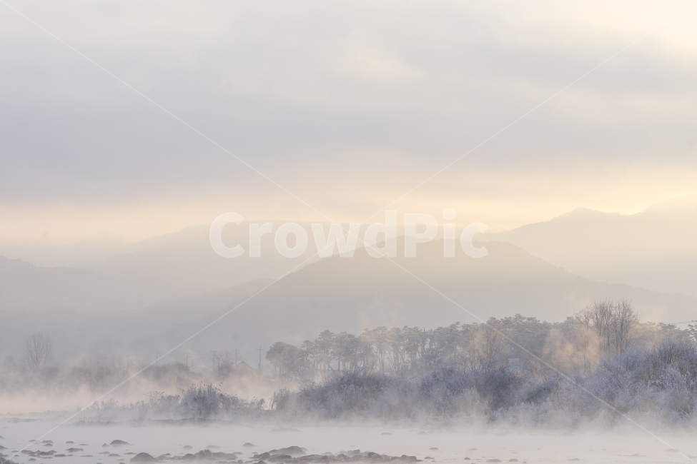 눈,추위,강,겨울,얼음,안개,블러,부드러움,한파,겨울,계절,winter,season,자연,풍경,nature,landscape,한국자연풍경,한국자연경관,korea nature landscape,weather,날씨,outdoors,옥외,fog