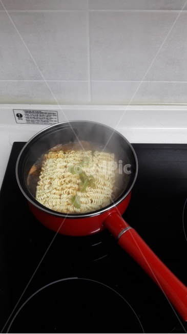 라면,끓이기,인덕션,편수냄비,청양고추