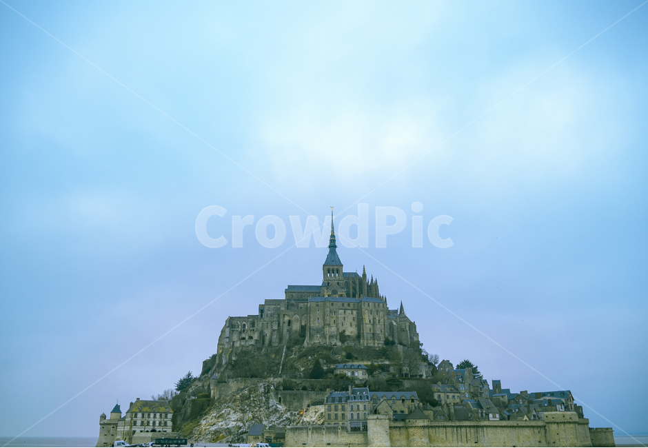 프랑스,노르망디,몽쌩미쉘,몽생미쉘,수도원,요새,랜드마크,landmark,tourist attraction,해외,외국,세계,foreign,oversea,world,세계랜드마크,해외랜드마크,외국랜드마크,world landmark,world tourist attraction,건축물,건물외관,exterior,building,structure,architecture,construction,tower,탑,건물,spire,첨탑,steeple,뾰족한 탑