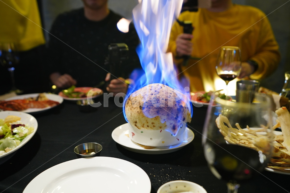 불,파이어,fire,음식,요리,도우,외식,양식,푸드,빵,먹거리,먹방,접시,불꽃,식사,음식,식재료,요리,food,cook,meal,dishes,food reserves,양식,서양음식,서양요리,western food,western dishes,western meal,western cook