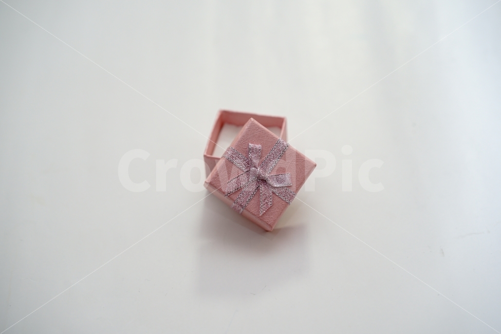 	선물,상자,누끼,박스,진심,마음,표현,감사,고마움,핑크,분홍,선물상자,리본,기념일,축하,anniversary,congratulation,celebrate,celebration,사물,물건,오브젝트,thing,object,matter,누끼,remove background