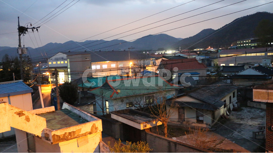 저녁,가로등불빛,마을,동네,배경,야경,시골,마을,풍경,landscape,country,rural,town,야경,밤,nightscape,night