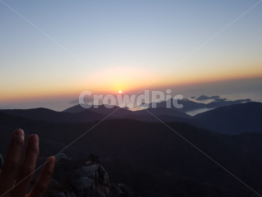 남해보리암,보리암일출,바다일출,일출,sunrise,무지개,해,새벽,떠오르는,붉은,아득한,환한,여명,하늘,황혼,붉은하늘,nature,sunset,sky,redsky,일몰,dusk,dawn