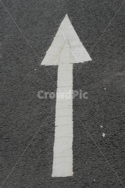 asphalt,아스팔트,화살표,직진,위로,방향표시,도로,자전거도로,진입,직진표시,방향지시