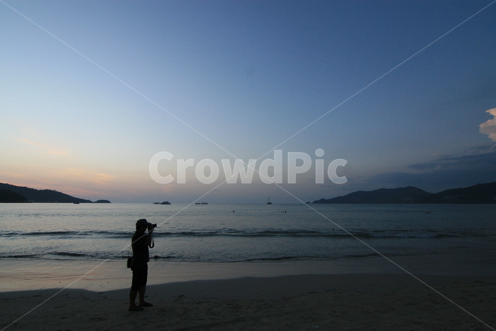 person,사람,human,인간,사진찍는사람,사진사,photographer,silhouette,실루엣,해변,바다,beach,sea,사진작가,포토그래퍼,photographer