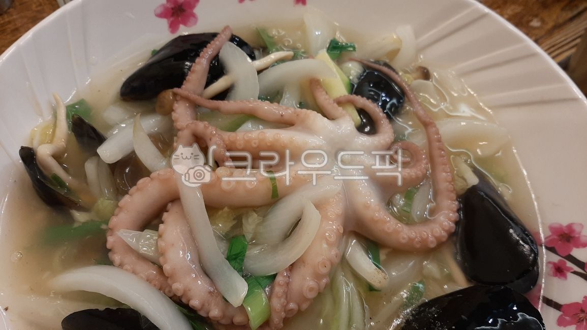 울면,해산물,낙지,홍합,양파,요리,코스요리,식사,중식,중화요리,음식