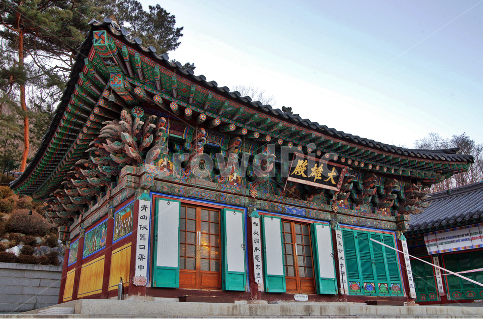 대웅전,1870년,법당,화계사,우이도,불교사찰,사찰,삼각산,서울시유형문화재제65호,한국전통,한국문화,korean traditional,korean culture,종교,신앙,religion,belief,faith,건축물,건물외관,exterior,building,structure,architecture,construction