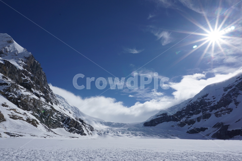 캐나다,빙하,눈,설산,구름,태양,태양빛,파란색,하얀색,canada,mountain,sun,white,blue,banff,sky,cloud