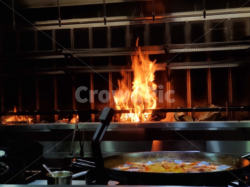 meal,식사,food,음식,요리,조리,cook,불,fire,파이어,땔감,파에야,빠에야,paella,주방,키친,오픈,kitchen