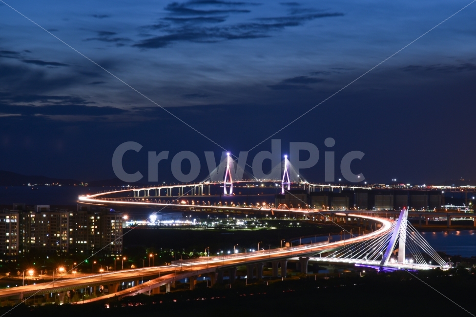 	야경,인천대교,풍경,풍경사진,불빛,다리,인천,송도,야경사진,nightview,landscape,bridge,매직아워,골든타임,도시,풍경,city,landscape,교통,교통수단,traffic,transportation,야경,밤,nightscape,night,road,도로,freeway,고속 도로