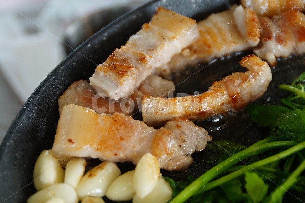 고기,구이,삼겹살,마늘구이,먹거리,푸드,불판,음식,요리,식재료,한식,나물,돼지고기,음식,식재료,요리,food,cook,meal,dishes,food reserves,육류,고기,meat