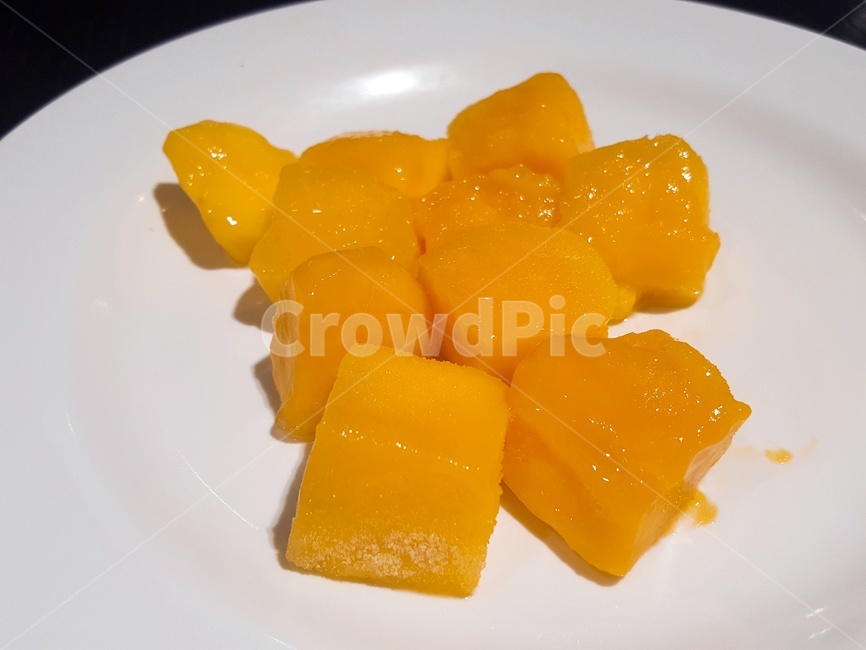 망고,노란색,접시,열대과일,과일,mango,yellow,plate,tropicalfruit,fruit,음식,식재료,요리,food,cook,meal,dishes,food reserves,과일,열매,fruit