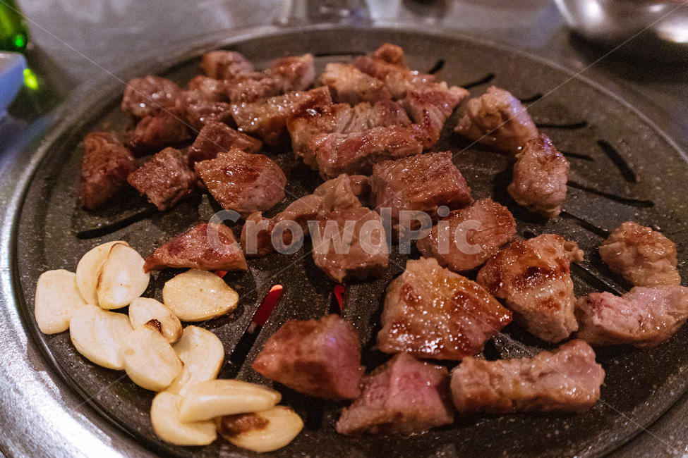 돼지고기,고기,목살,dish,요리,meal,식사,food,음식,돼지목살,마늘,음식,식재료,요리,food,cook,meal,dishes,food reserves