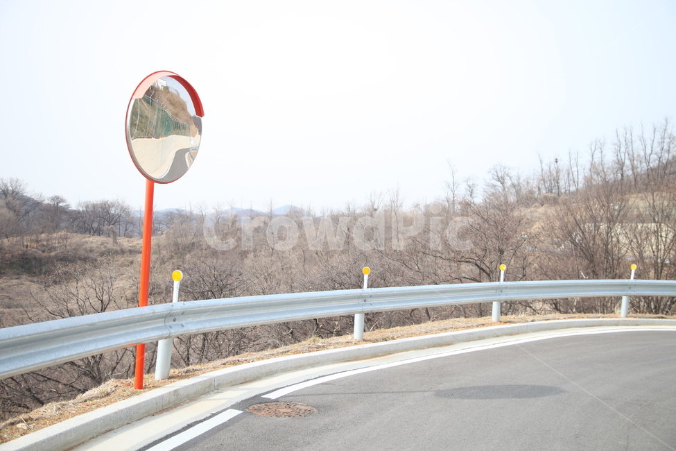 배경,거울,도시,거리,도로,빛,그림자,대비,교통,교통수단,traffic,transportation