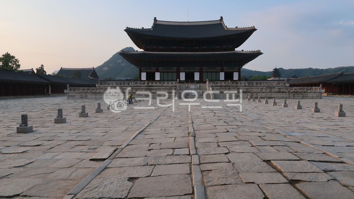 경복궁,궁궐,궁,전통,한국,조선시대,목조건축,하늘,구름,일몰,실루엣,gyeongbokgungpalace,palace,cloud,sunset,sky