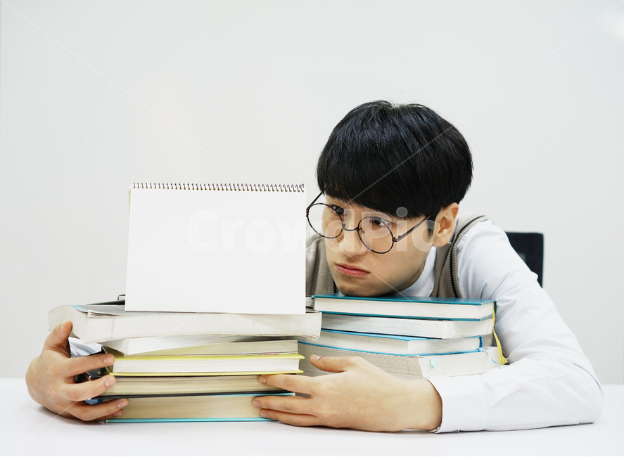 수능,교육,학생,교복,시험,강의,수업,고등학생,고3,남고생,남자고등학생,남고,수능시험,기말고사,중간고사,모의고사,exam,quiz,test,학업,공부,남자,남학생,사람,인물,인간,human,person,얼굴표정,facialexpression,face,남성,man,male,학교,education,learning,study,schoo,사람,인물,인간,human,person,얼굴표정,facial expression,face,남성,남자,man,male,감정표현,기분,feeling,emotion,교육,학교,공부,education,learning,study,school