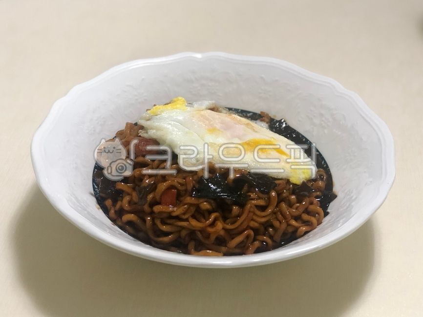 짜파게티,계란프라이,계란짜파게티,짜장면,짜장,짜장라면,푸드,food,음식,식사,meal,디저트,dessert,점심,런치,lunch,저녁,dinner