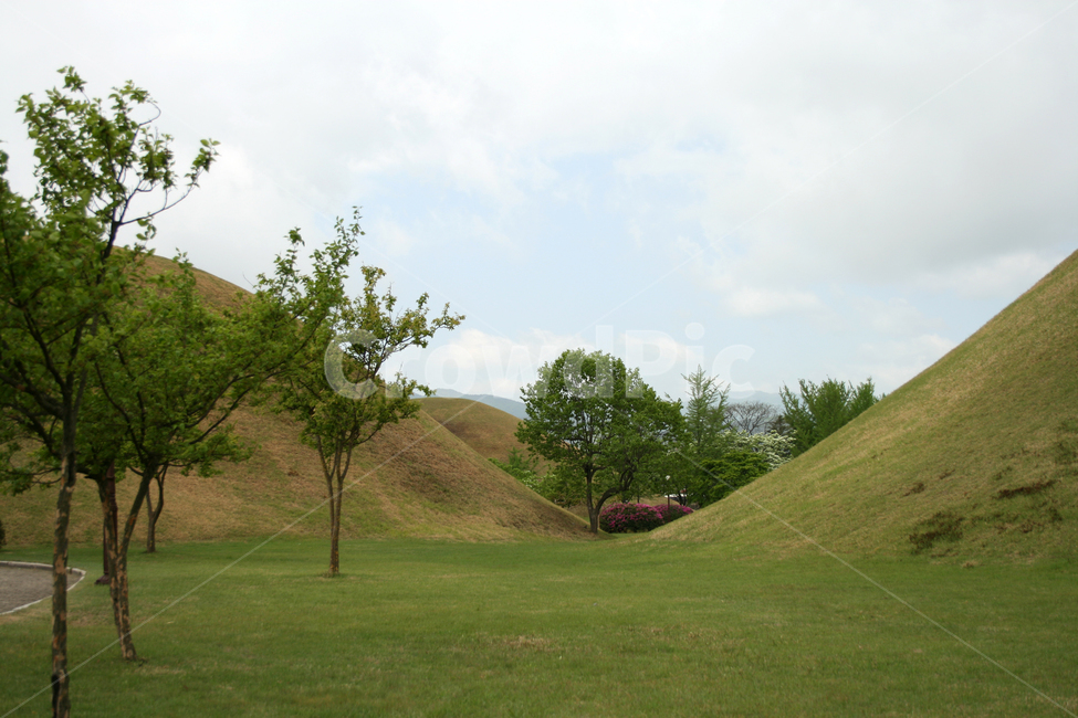 천마총,오릉,한국,경주,신라,전통,왕무덤,한국전통,한국문화,korean traditional,korean culture,랜드마크,landmark,tourist attraction,한국랜드마크,한국관광지,한국명소,korea landmark,korea tourist attraction