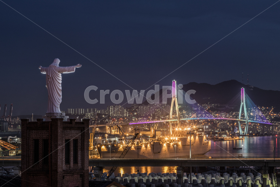 동항성당,예수상,야경,부산,풍경,야경,밤,풍경,nightscape,night,landscape,종교,신앙,religion,belief,faith,town,도시,urban,어반,building,건물,city,시티,metropolis,중심지