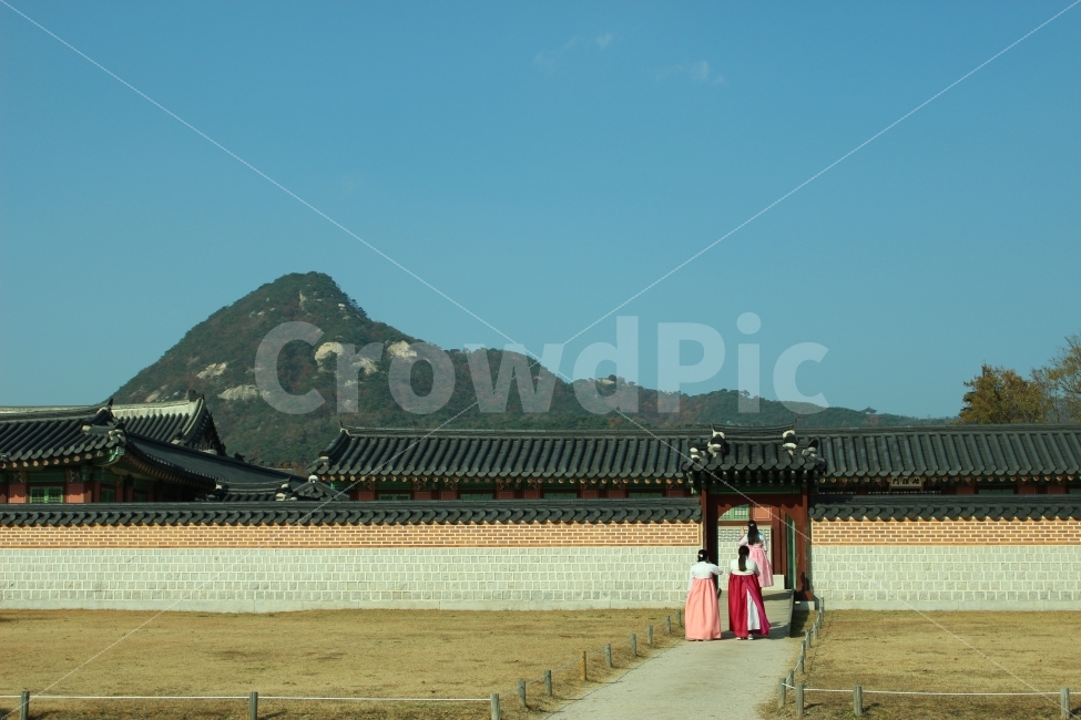 광화문,가을,출사,풍경,단풍,한복,한옥,하늘,랜드마크,landmark,tourist attraction,한국전통,한국문화,korean traditional,korean culture,한복,한국전통의상,hanbok,korean traditional clothes,사람,인물,인간,human,person,여성,여자,woman,female,lady