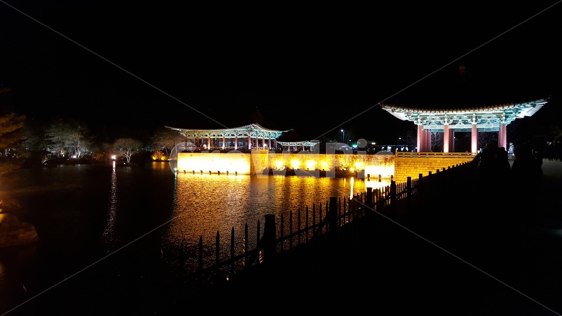 경주,안압지,절,호수,문화,야경,밤,풍경,nightscape,night,landscape,한국전통,한국문화,korean traditional,korean culture,랜드마크,landmark,tourist attraction,한국랜드마크,한국관광지,한국명소,korea landmark,korea tourist attraction,건축물,건물외관,exterior,building,structure,architecture,construction,건물,shrine,신사,worship,예배,pagoda,탑