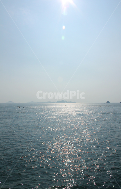낮바다,바다,하늘,섬,산,파랑,푸른바다,물결,day,sea,sky,island,mountain,blue,wave,자연,풍경,반짝임,트윙클,햇빛,태양,빛,햇살,먼산,낮