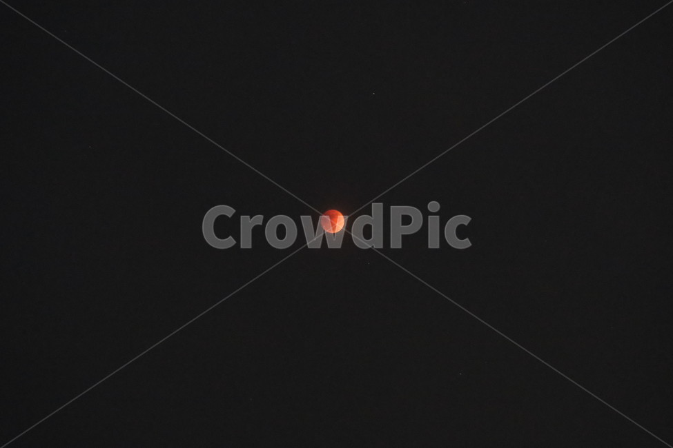 달,개기월식,어둠,밤,레드문,보름달,하늘,야경,밤,풍경,nightscape,night,landscape,nature,자연,outdoors,옥외,universe,우주,moon,astronomy,천문학,eclipse,식,outer space,대기권 밖