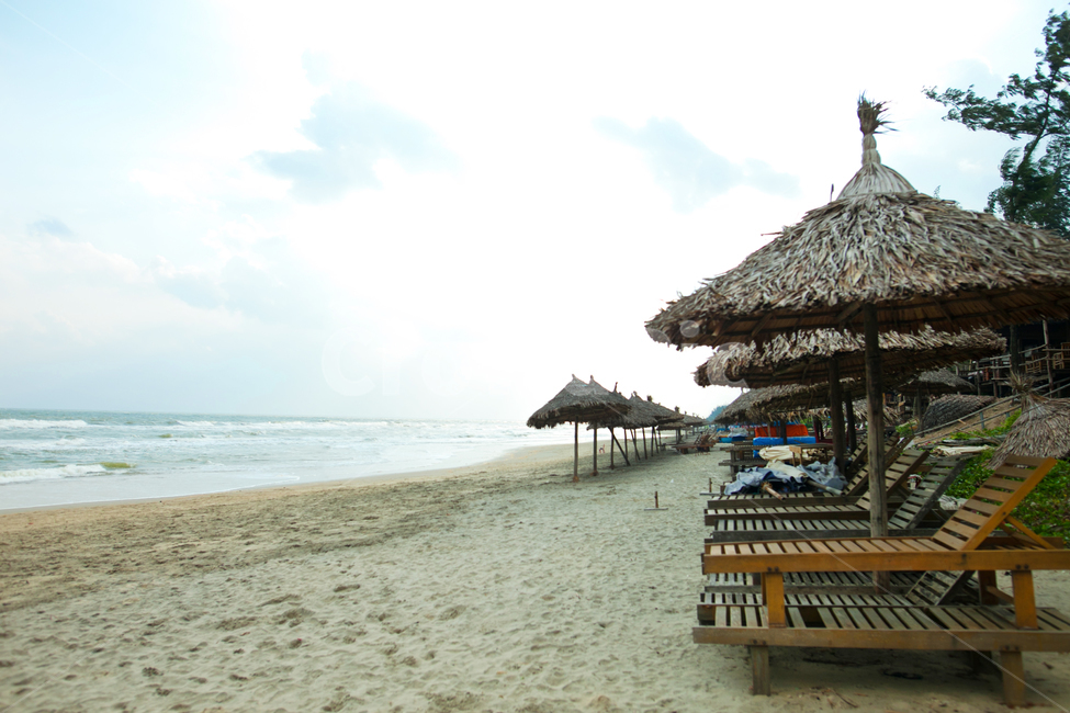 해변가,파라솔,모래사장,일광욕,바다,해안,모래,beach,coast,백사장,sandbeach,bench,벤치,furniture,tropical,야자수,holiday,vacation