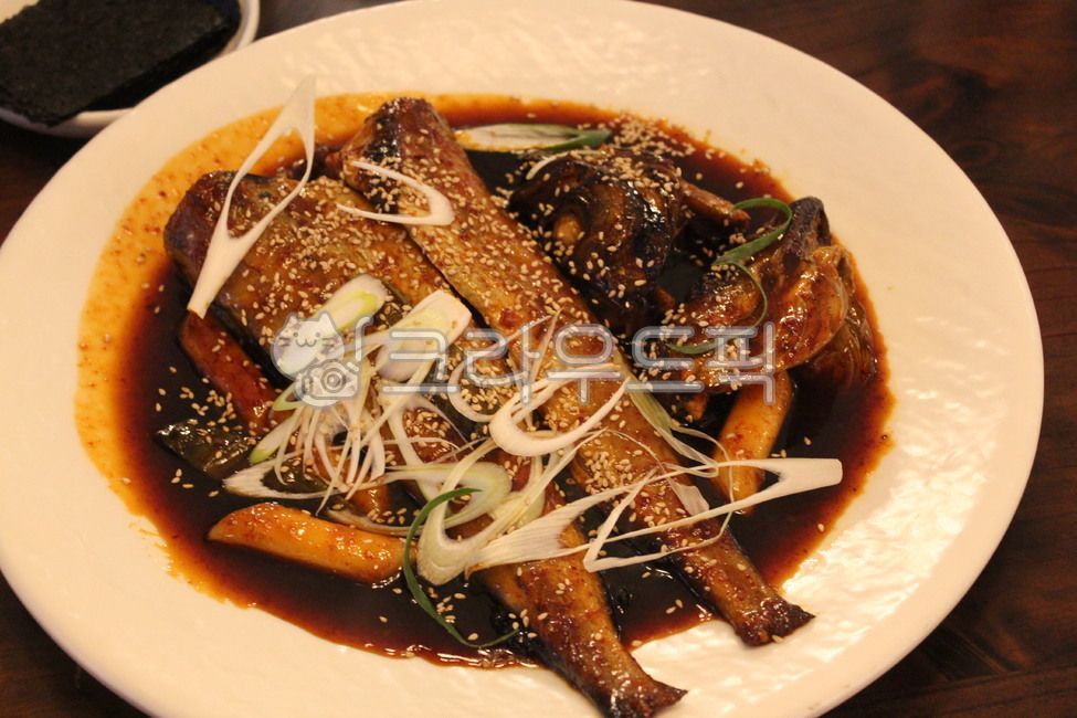 seafood,Braised nose bridge,Korean,food,fish,Korean food,Seafood dishes,Steamed nose bridge,stewed fish,seafood food,nose bridge,seafood dishes