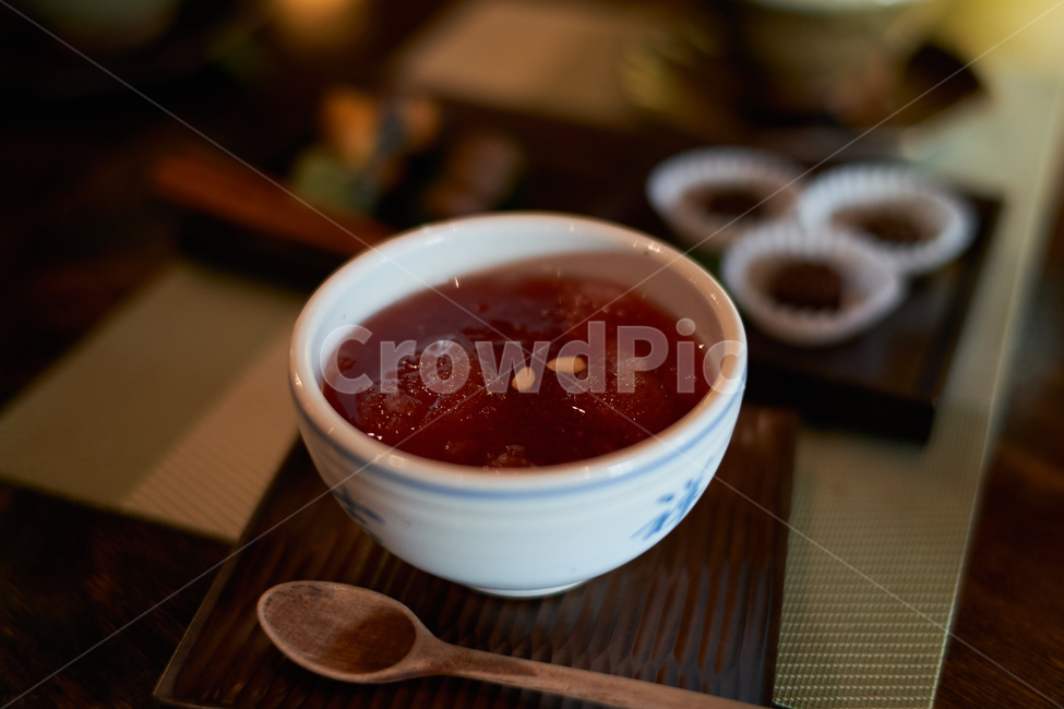 차,오미자,red,분위기,카페,휴식,drink,cafe,tea,한국전통,한국문화,korean traditional,korean culture,음료수,drink,beverage