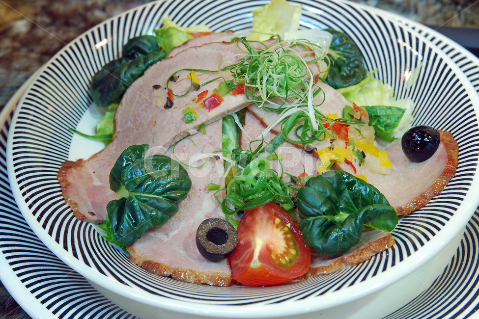돼지수육샐러드,돼지고기,수육,샐러드,야채,채소,음식,다이어트,식품,토마토,접시,고기,육류,돼지,보쌈,음식,식재료,요리,food,cook,meal,dishes,food reserves