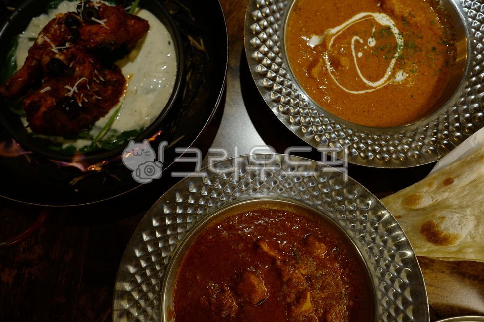 Butter naan,cuisine,india,delicious,curry,dinner,Red curry,Tanturi,Indian cuisine,nutrition,indianfood,masala,diet,Garlic naan