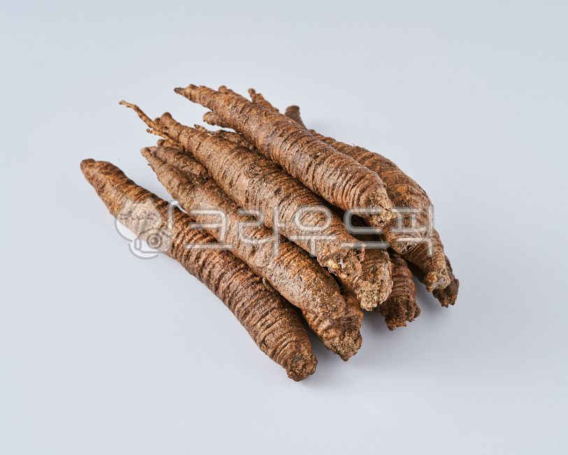 Natural mountain deodeok,Seasoned deodeok,Deodeok,Kkandeodeok,Grilled deodeok