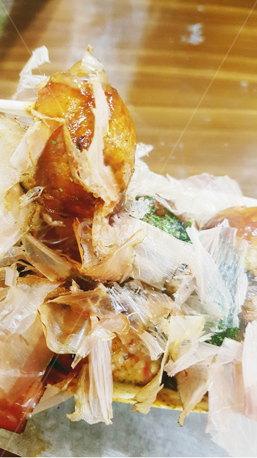 Japanese food,street food,Octopus full bread,snack,Takoyaki,food,Katsuobushi