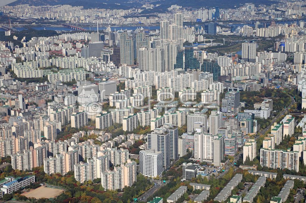 city,aerial view,dwelling,green space,top angle,house,building,Apartment complex,only,sight,cityscape,land mark,big city,high rise building,Residentialcommercial complex,Sinjeongdong,high view,cowboy,aerial photography,top view,real estate,downtown,drone,